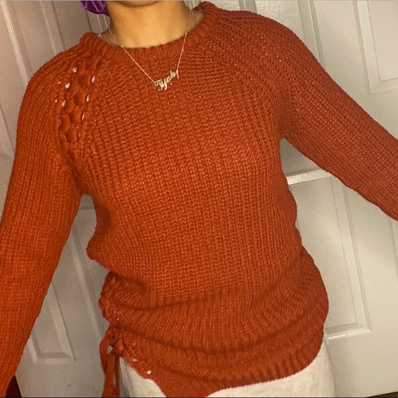 Sweater - Picture 4 of 4
